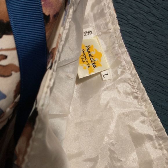 Beautiful A-line, watercolor floral, midi skirt size large - Picture 3 of 7